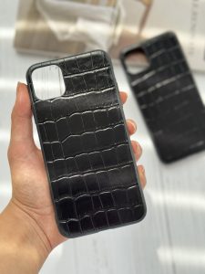 قاب موبایل آیفون چرم طبیعی دندون موشی مشکی - تصویر 2