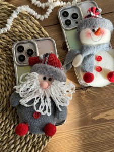 قاب موبایل آیفون کریسمسی آدم برفی و بابانوئل