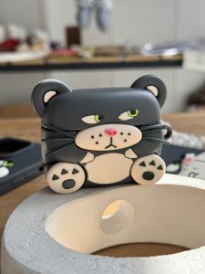 کاور ایرپاد گربه سیبیلو شرور - تصویر 3