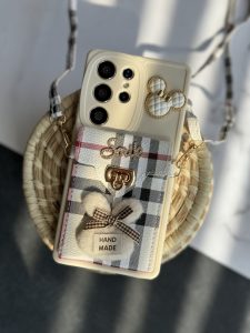 قاب موبایل آیفون میکی باربری جاکارتی دار + بندست بلند - تصویر 3