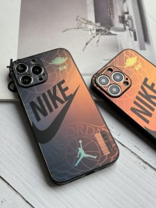 قاب موبایل آیفون نایک شبرنگ محافظ لنزدار - تصویر 2