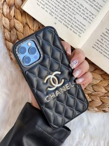 قاب موبایل آیفون شنل چرمی لوگو فلزی - تصویر 2