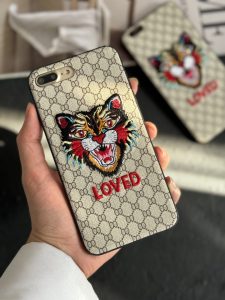 قاب موبایل آیفون ببر لاولی ( 1053 )