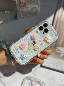 قاب موبایل آیفون اپوکسی بیرنگ روز شاد خرس و خرگوش برجسته + آویزست