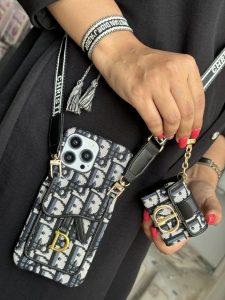 قاب موبایل ( آیفون - سامسونگ ) دیور آویز یک طرفه لوگو فلزی جاکارتی دار - تصویر 3