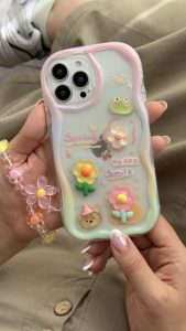 قاب موبایل ( آیفون ) قورباغه و نیلوفرآبی + بندست بابونه - تصویر 2