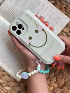 قاب موبایل آیفون هپی فیس بالشتی + بندست - تصویر 3