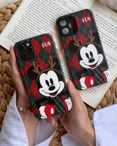 قاب موبایل آیفون میکی موس فان شاخدار چهارخونه سبز و زرشکی محافظ لنزدار - تصویر 2