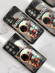 قاب موبایل آیفون فضانورد سیاره ی ماه محافظ لنزدار - تصویر 3