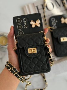 قاب موبایل سامسونگ مشکی بند زنجیری بلند بالشتی پروانه ای جاکارتی دار