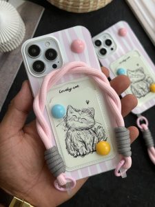 قاب موبایل آیفون گربه نقاشی لاولی جاکارتی بندست