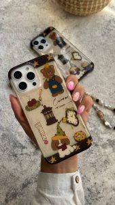 قاب موبایل ( آیفون ) خرس وینتر تایم قهوه ای ( بدون بند ) - تصویر 2