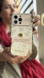 قاب موبایل آیفون گل طلایی انگلیسی الگانس محافظ لنزدار - تصویر 3