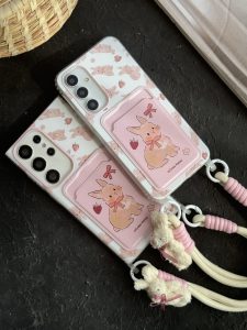 قاب موبایل سامسونگ خرگوش توت فرنگی پاپیون آویز و بند عروسکی - تصویر 2