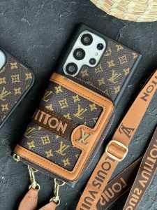 قاب موبایل سامسونگ لویی ویتون بگی والت جاکارتی - تصویر 2