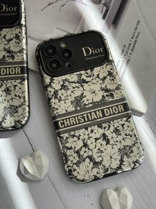 قاب موبایل آیفون دیور گلدار نقره ای محافظ لنزدار - تصویر 3