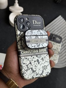 قاب موبایل آیفون دیور گلدار نقره ای محافظ لنزدار - تصویر 2